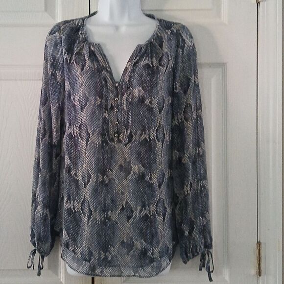 White House Black Market blue white snakeskin print blouse Sz 0 XS NWOT - Picture 1 of 6